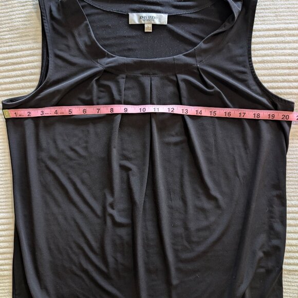 Black Pleated Flowy Tank, L - Picture 4 of 4